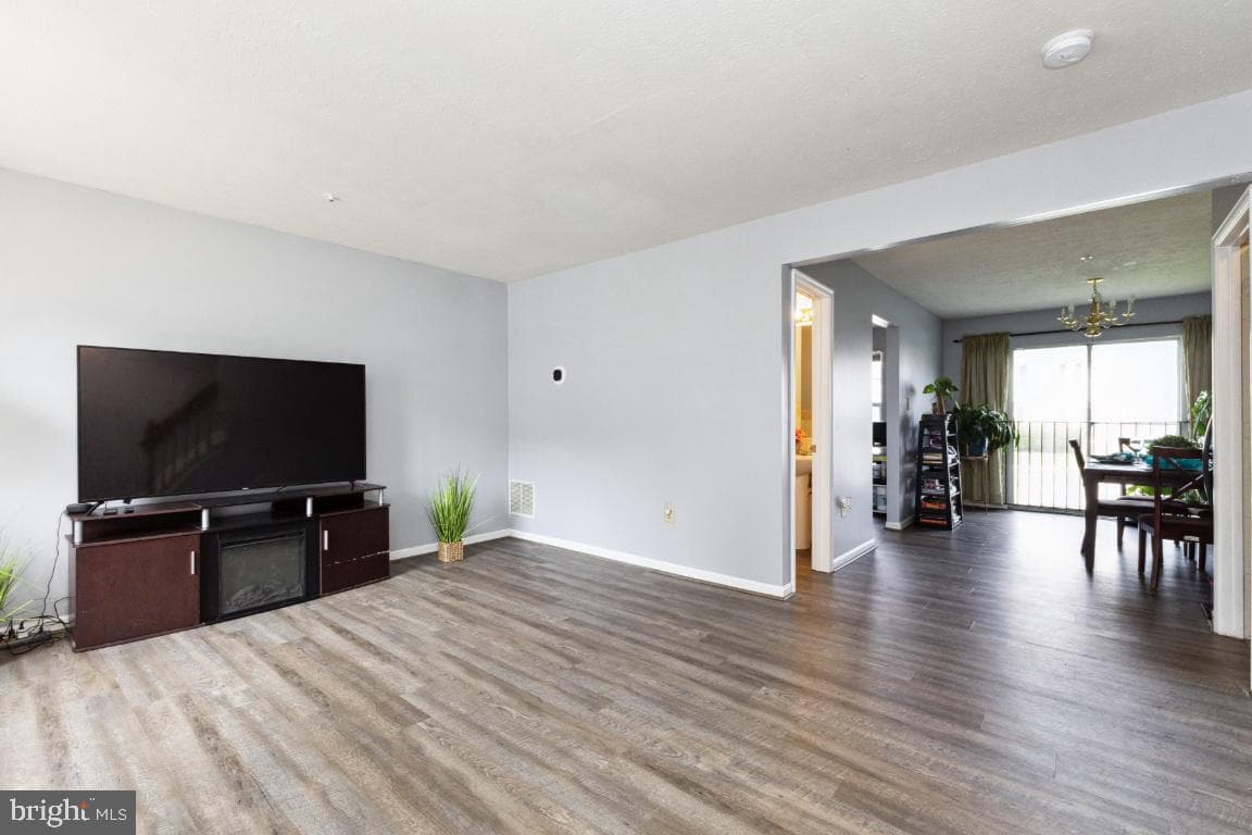 6620 Captain Johns Court photo 3