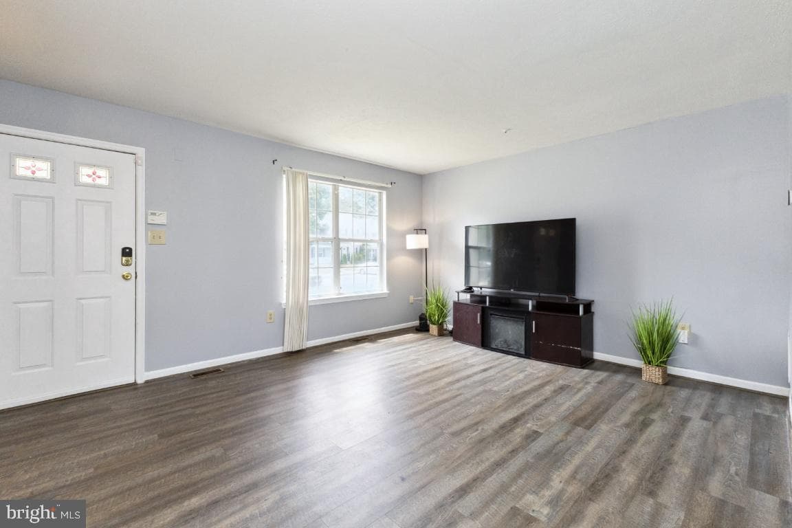 6620 Captain Johns Court photo 5