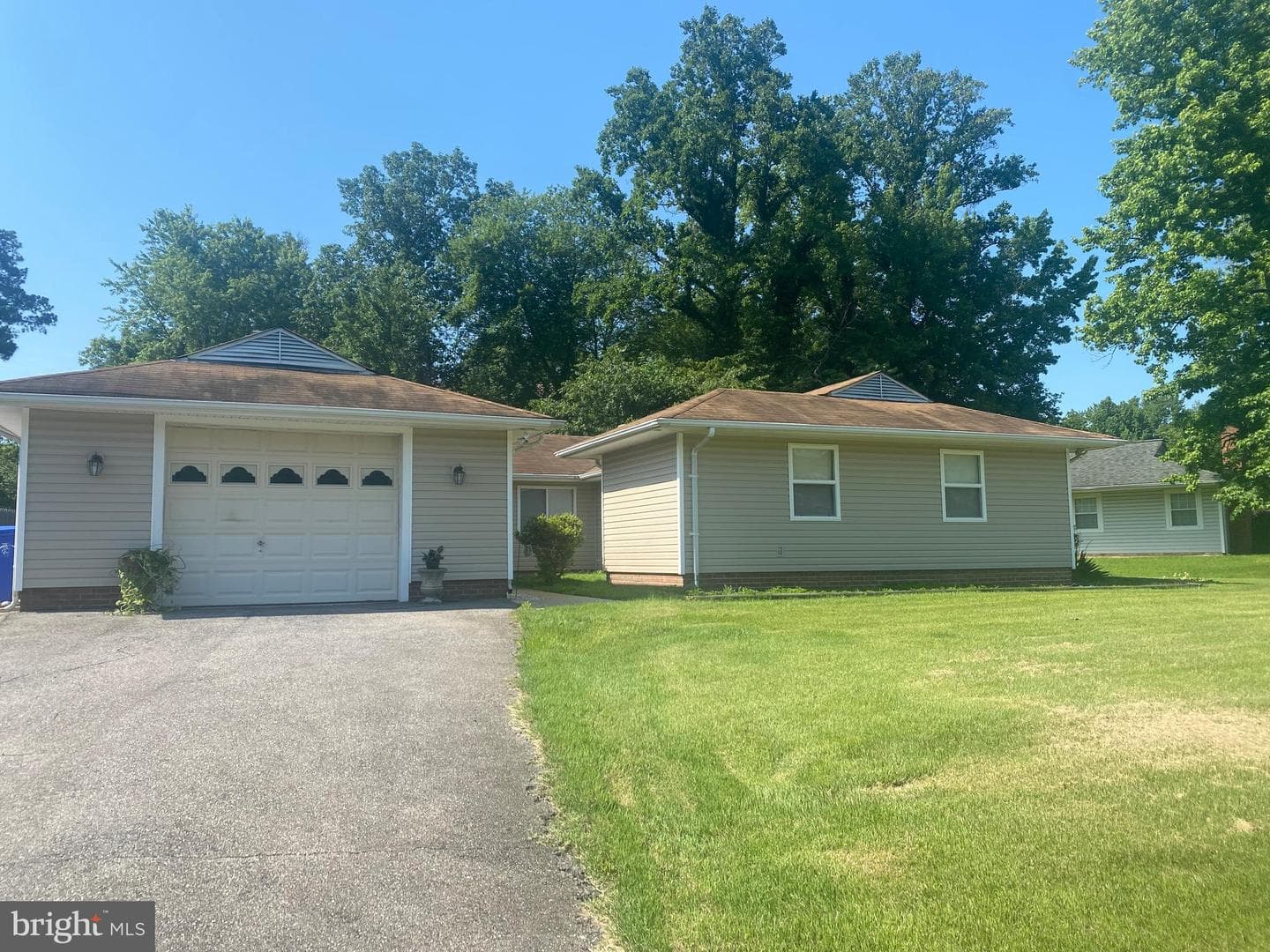 8023 Holly Avenue photo 2