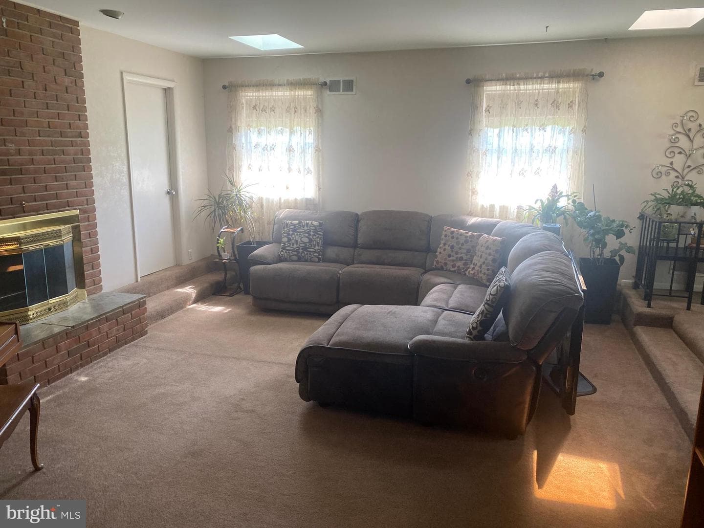 8023 Holly Avenue photo 4