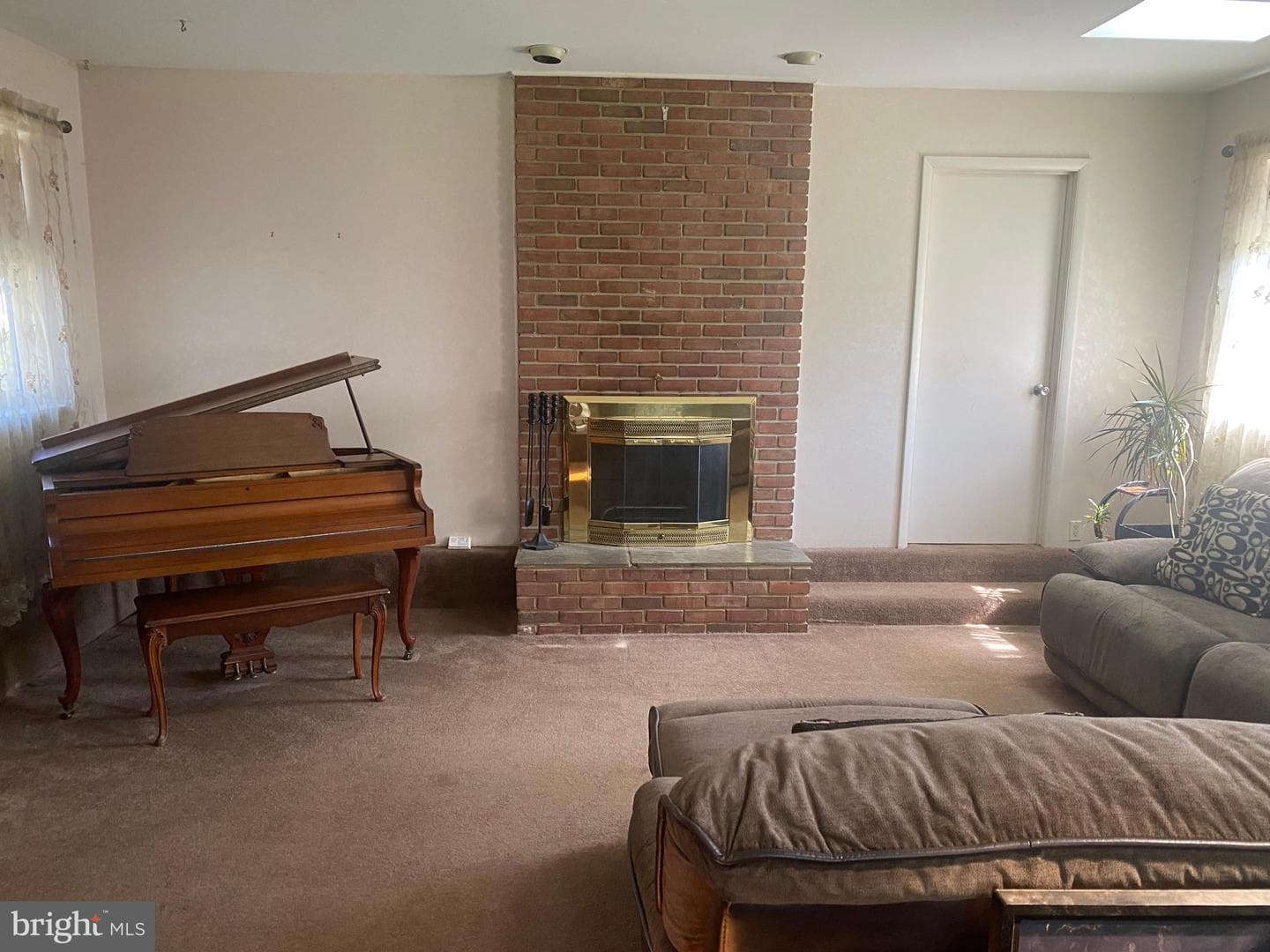 8023 Holly Avenue photo 5