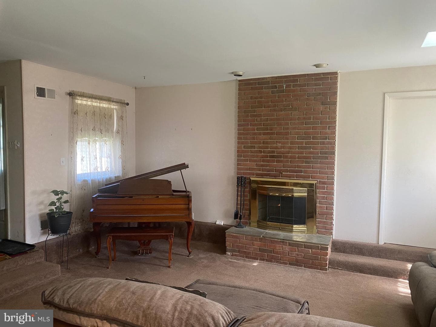 8023 Holly Avenue photo 6