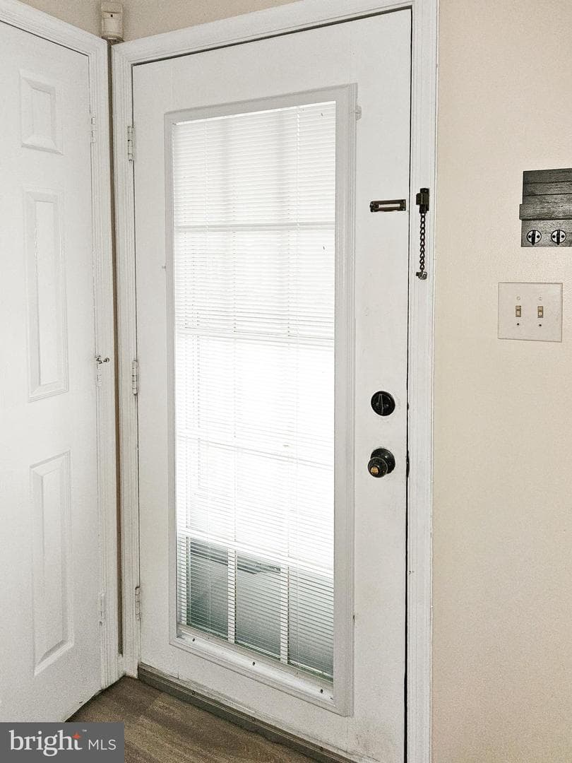 2530 Fernwood Court photo 32