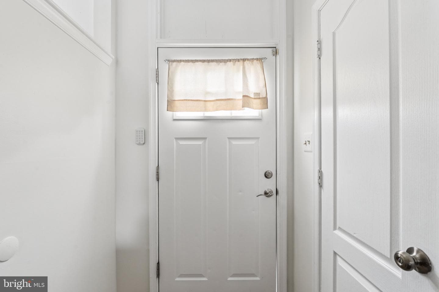 5804 Monmouth Court photo 32