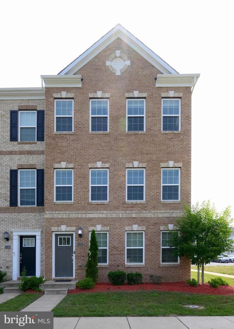 11233 Thackeray Lane photo 1