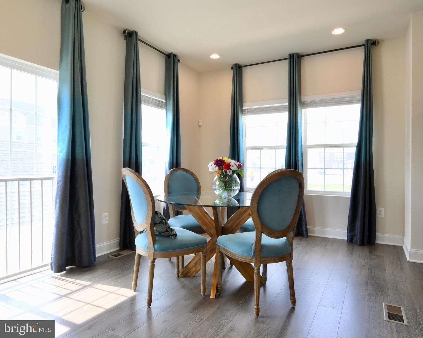 11233 Thackeray Lane photo 4