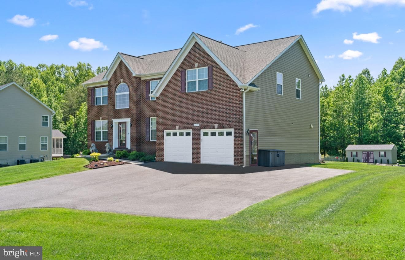 4479 Coachmans Path Court photo 2