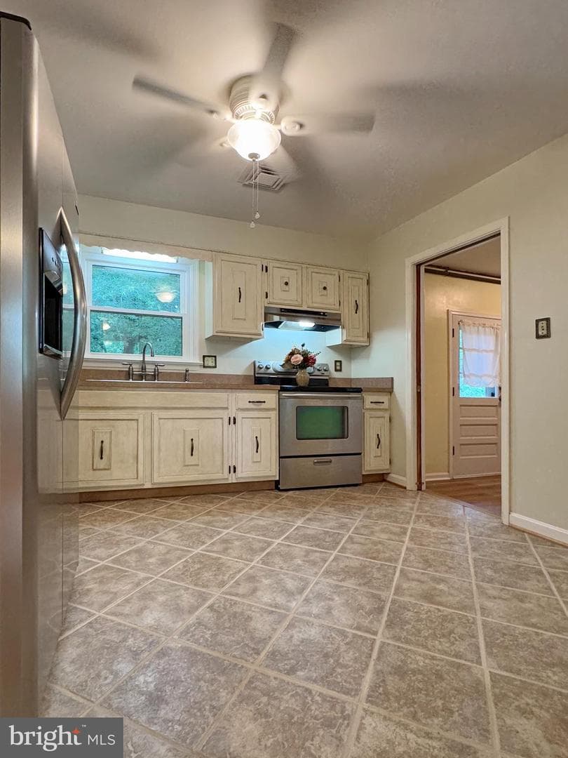 8070 Wheatley Road photo 4