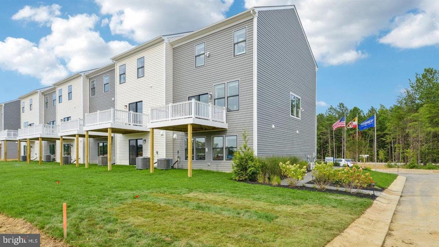 470 Still Feather Avenue photo 53