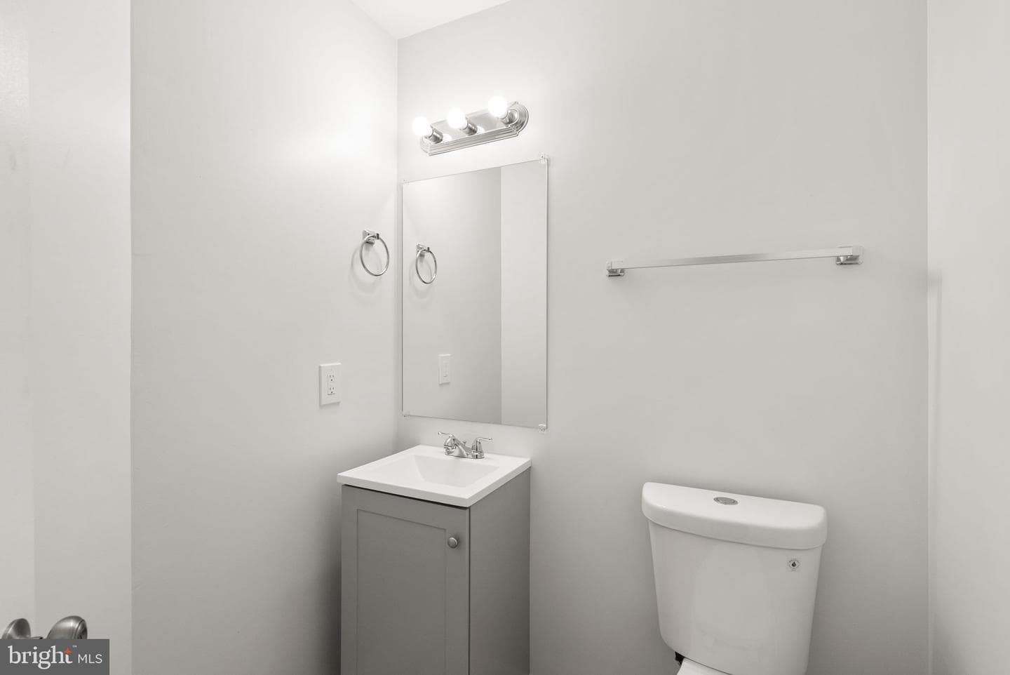 2530 Enterprise Place photo 12