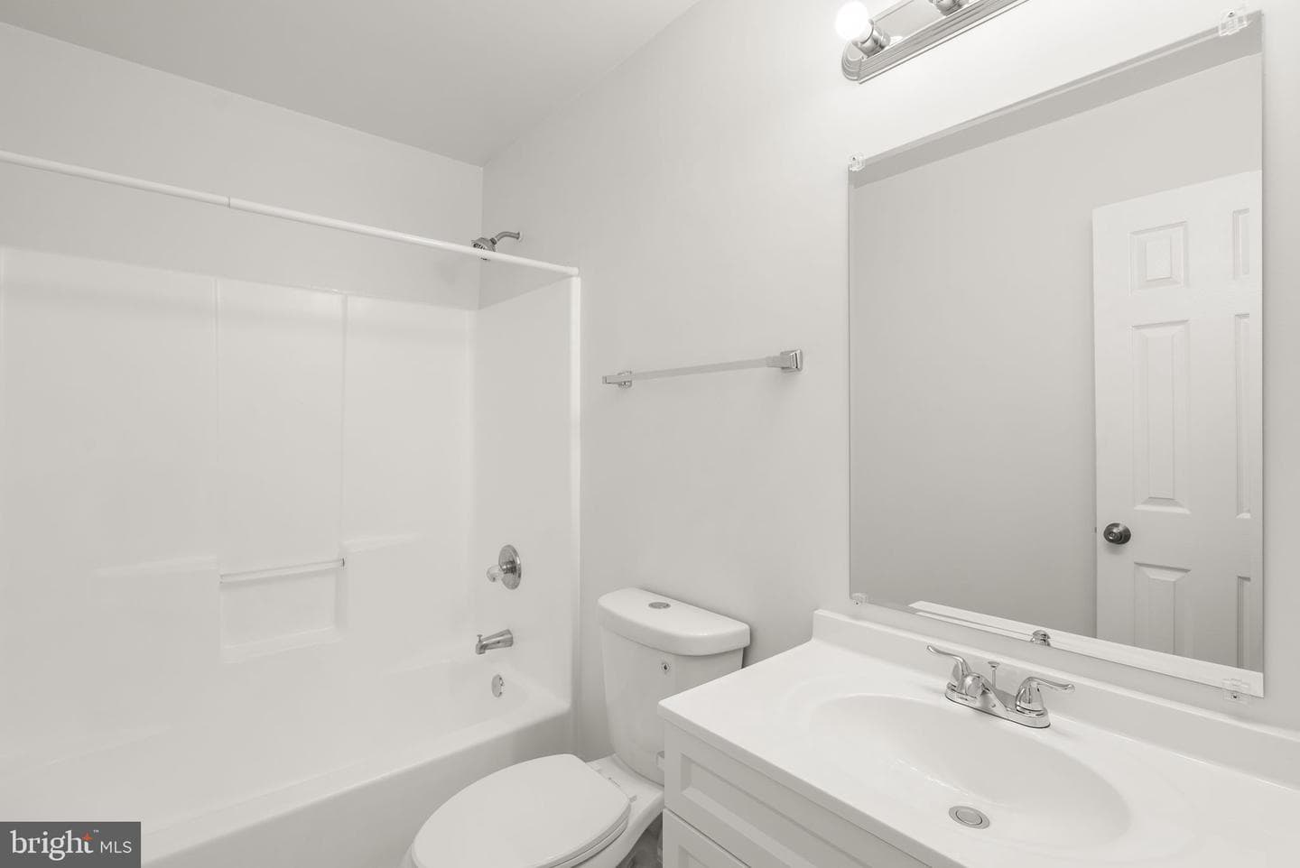 2530 Enterprise Place photo 17