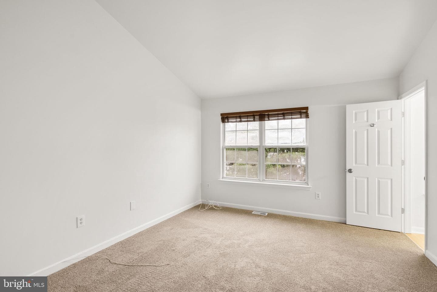 2530 Enterprise Place photo 18