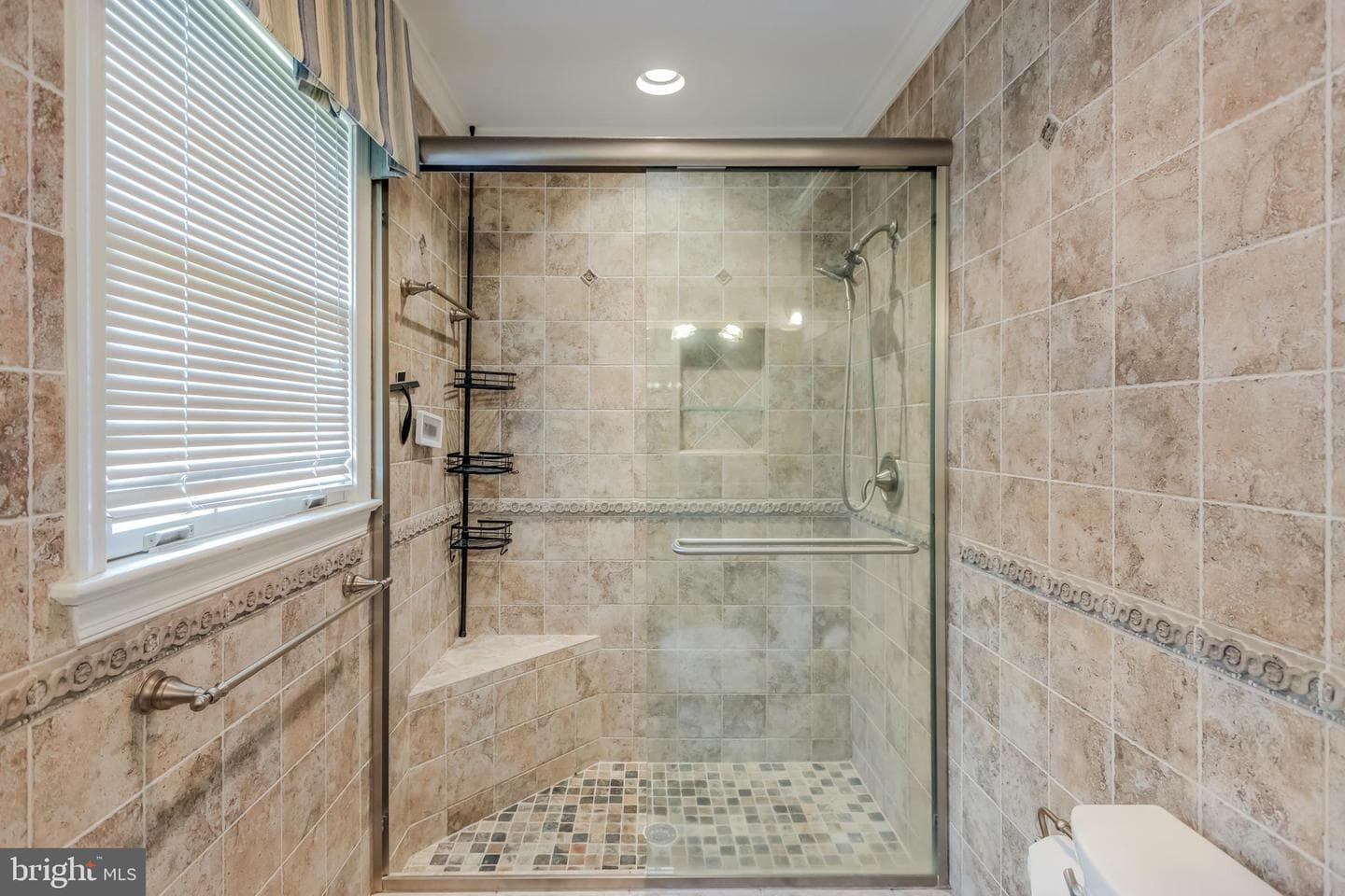 1305 Greenmont Drive photo 19