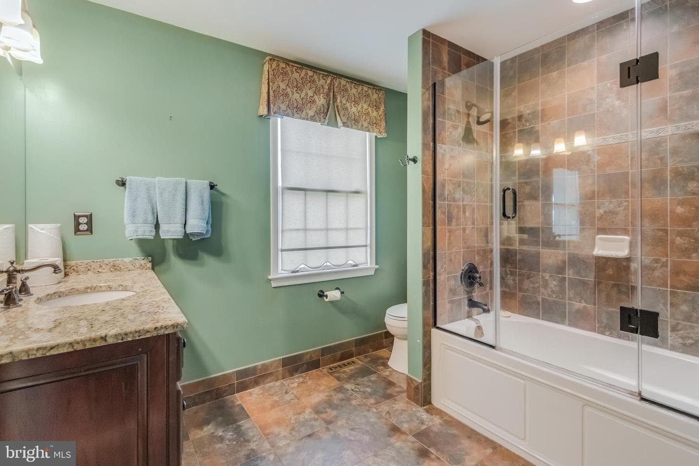 1305 Greenmont Drive photo 23