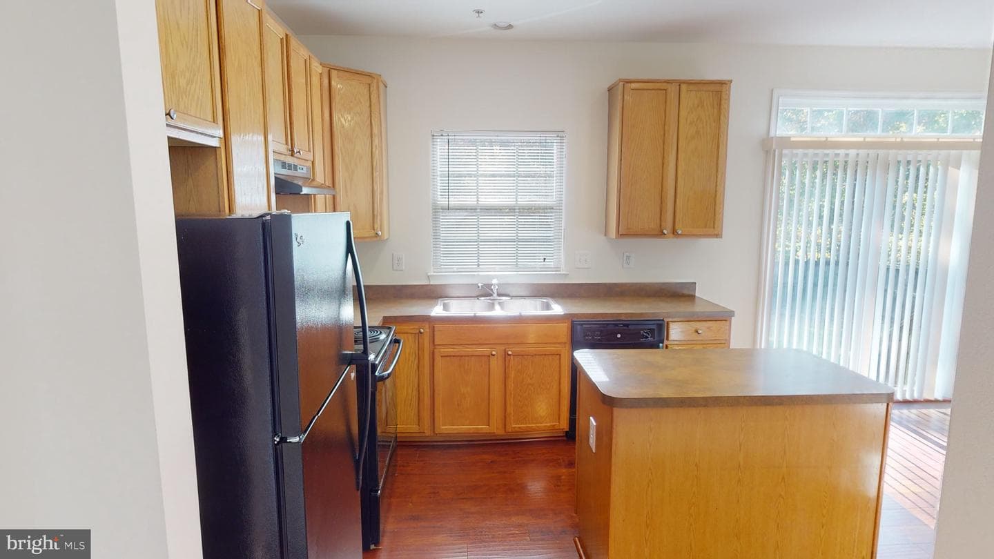 10750 Sourwood Avenue photo 23