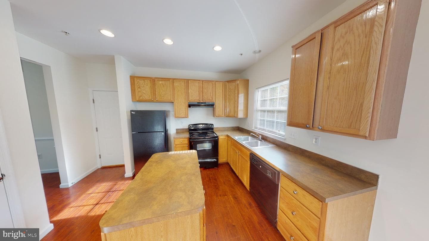 10750 Sourwood Avenue photo 27