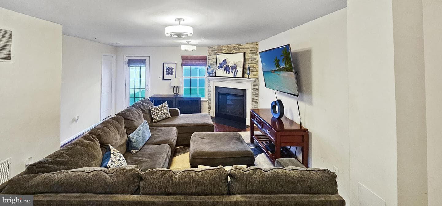 5353 Blue Crab Lane photo 2