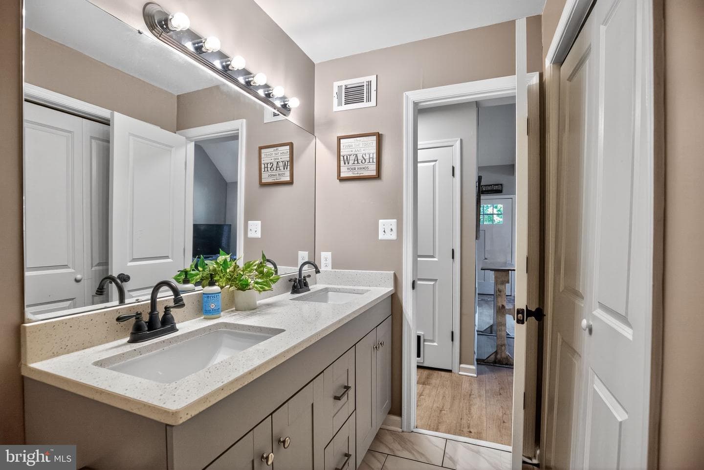 10335 Lorraine Road photo 18
