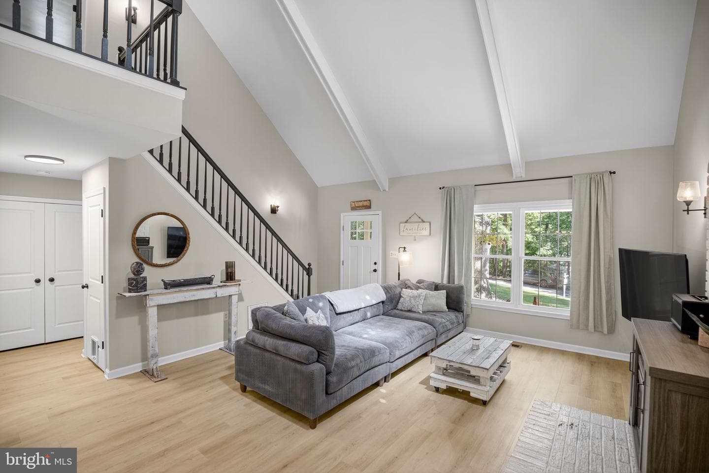 10335 Lorraine Road photo 8