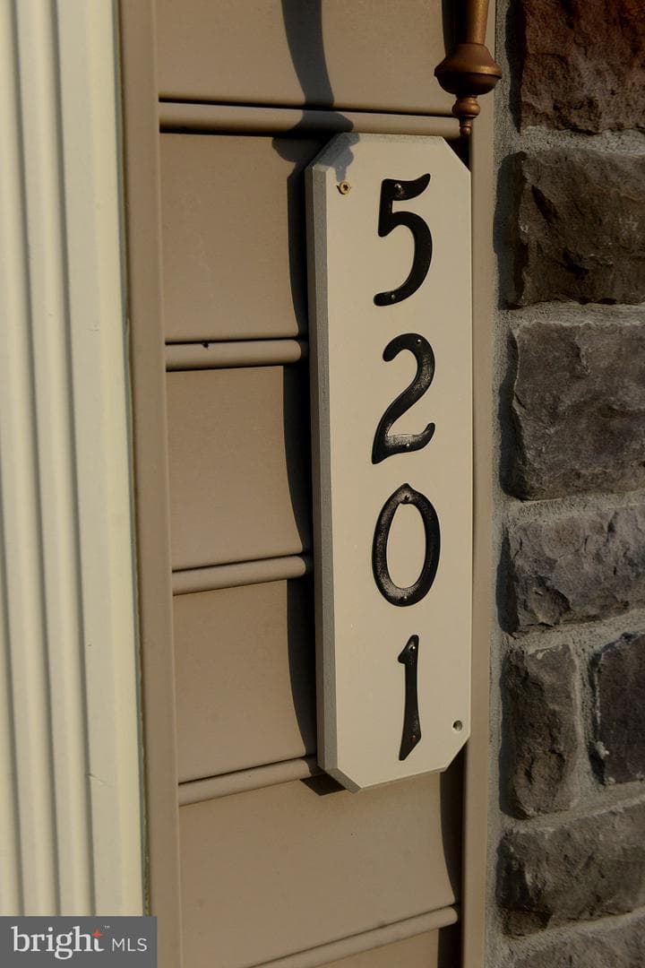 5201 Tipperary Avenue photo 4