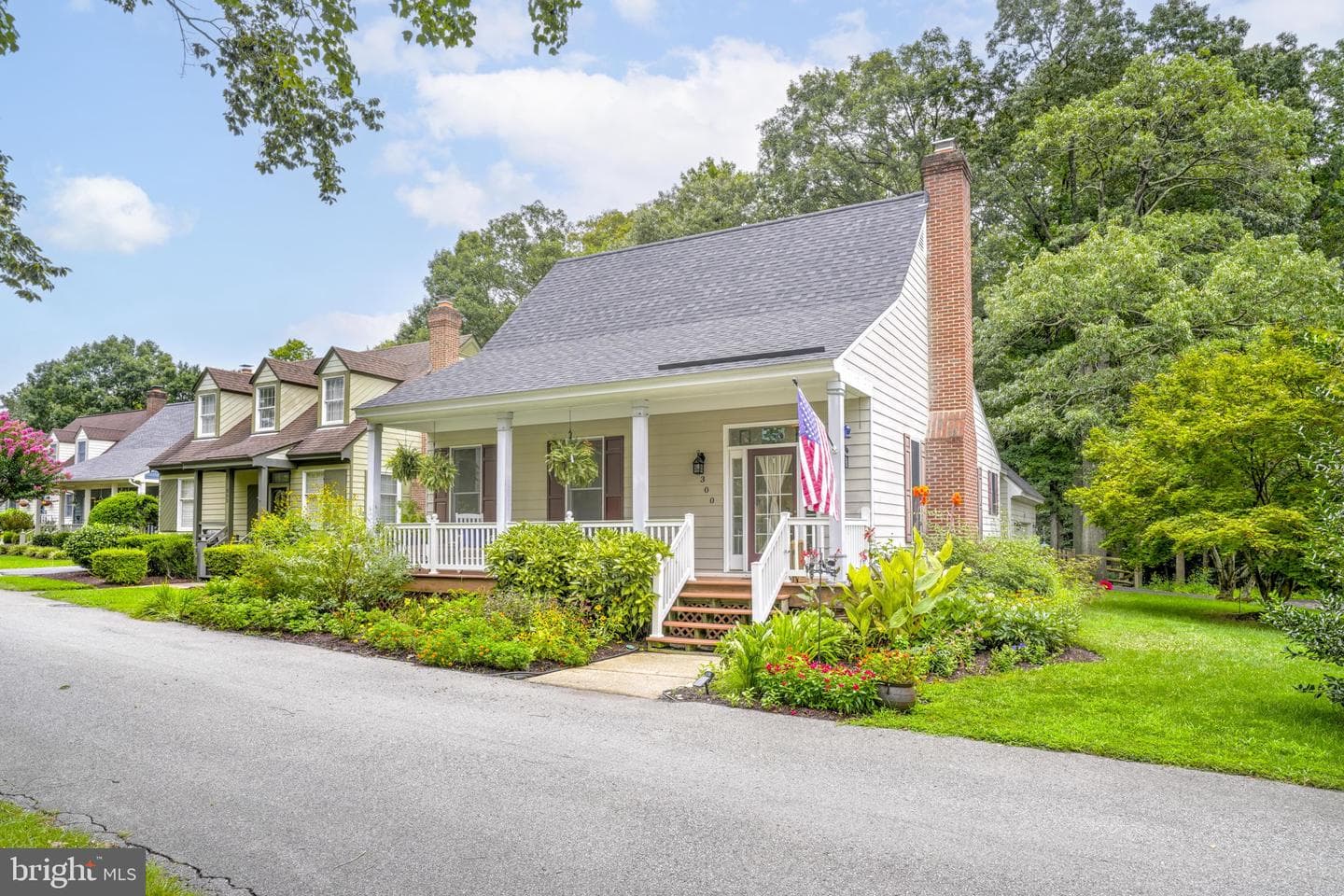 300 Hickory Circle photo 2
