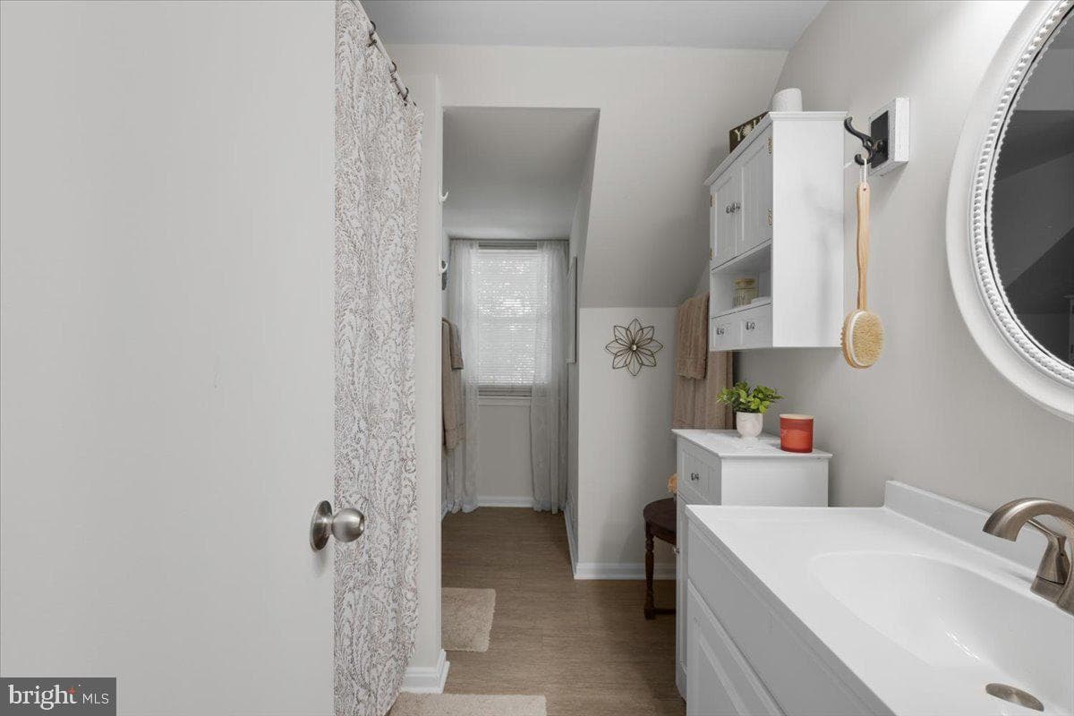 8640 Valley Drive photo 29