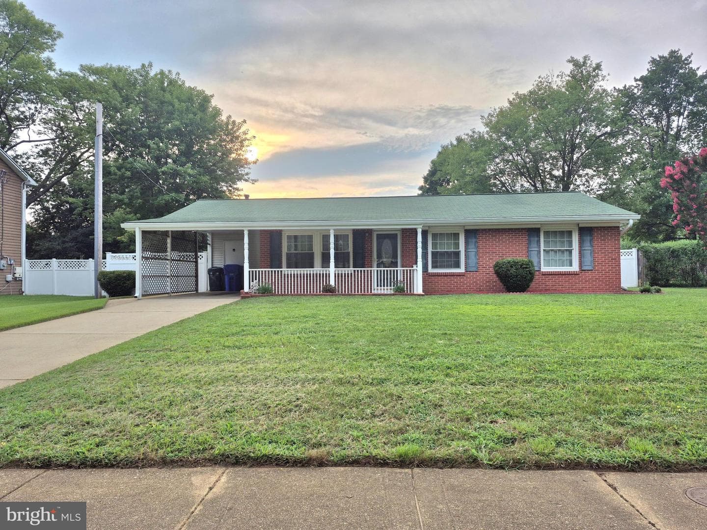 906 Waddell Road