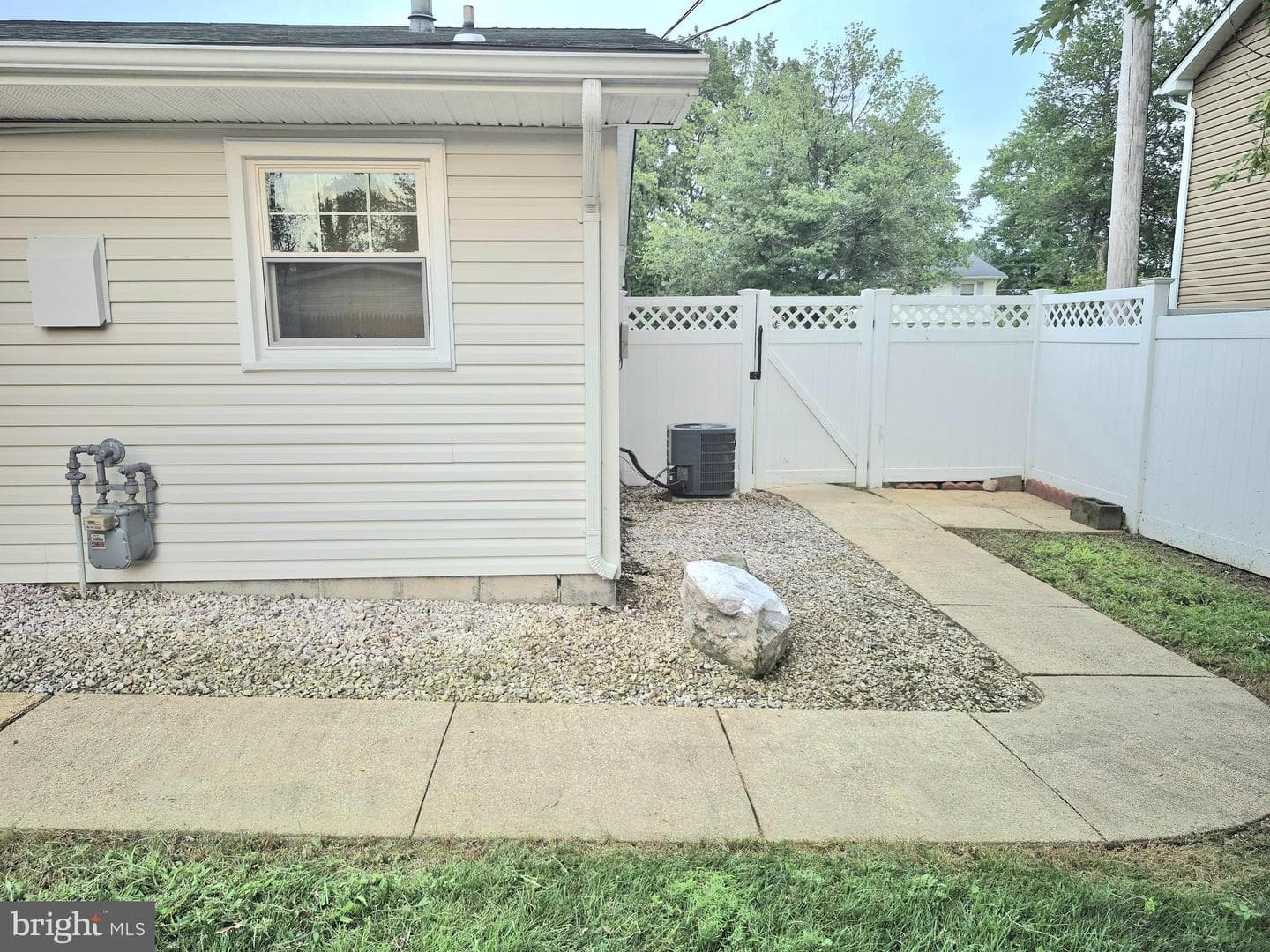 906 Waddell Road photo 13