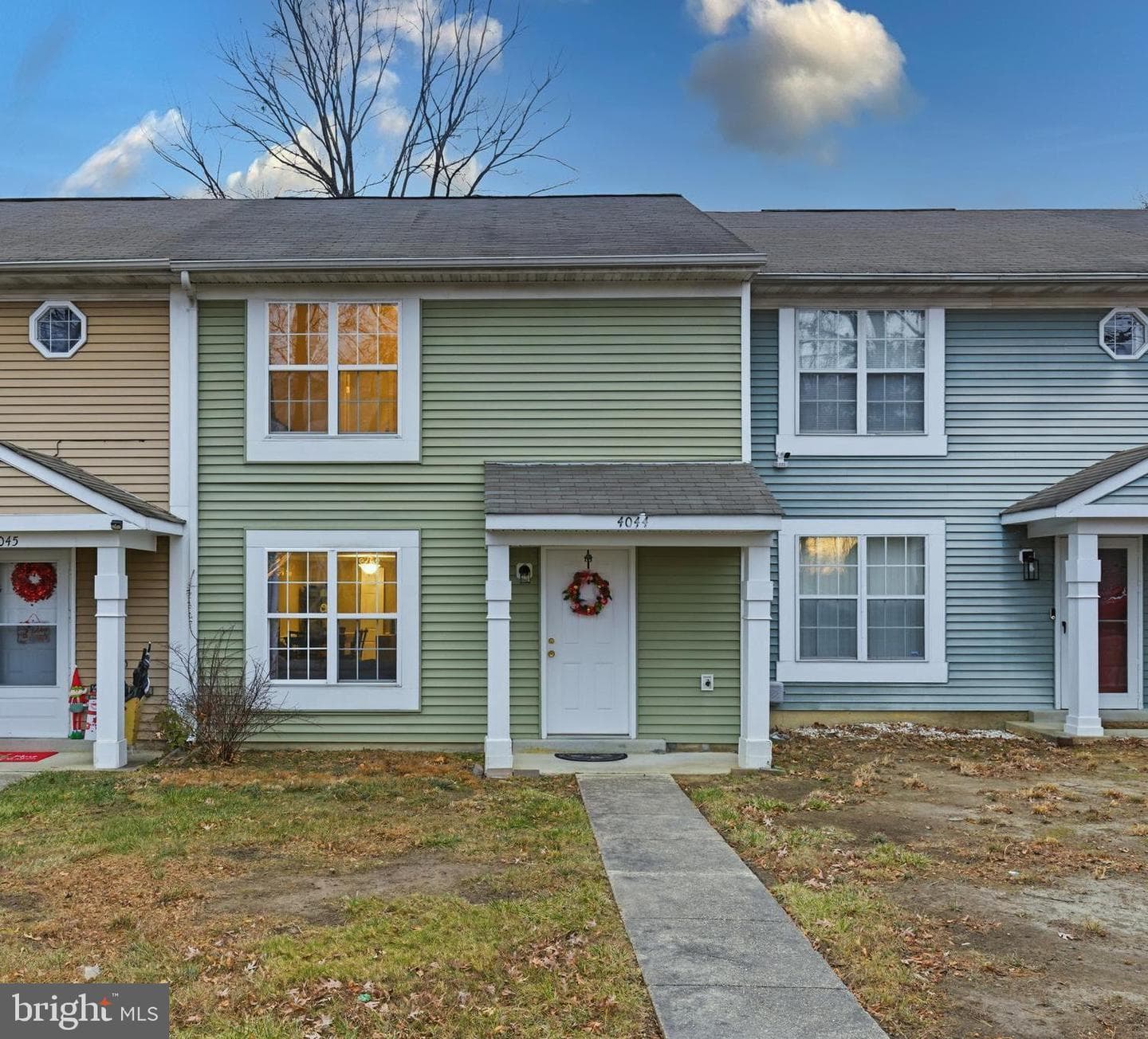 4044 Bluebird Drive photo 2