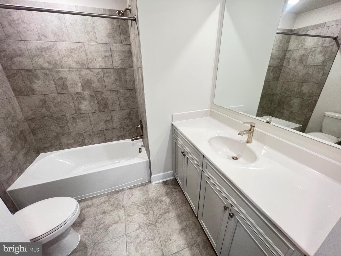10627 Roundstone Ln photo 10
