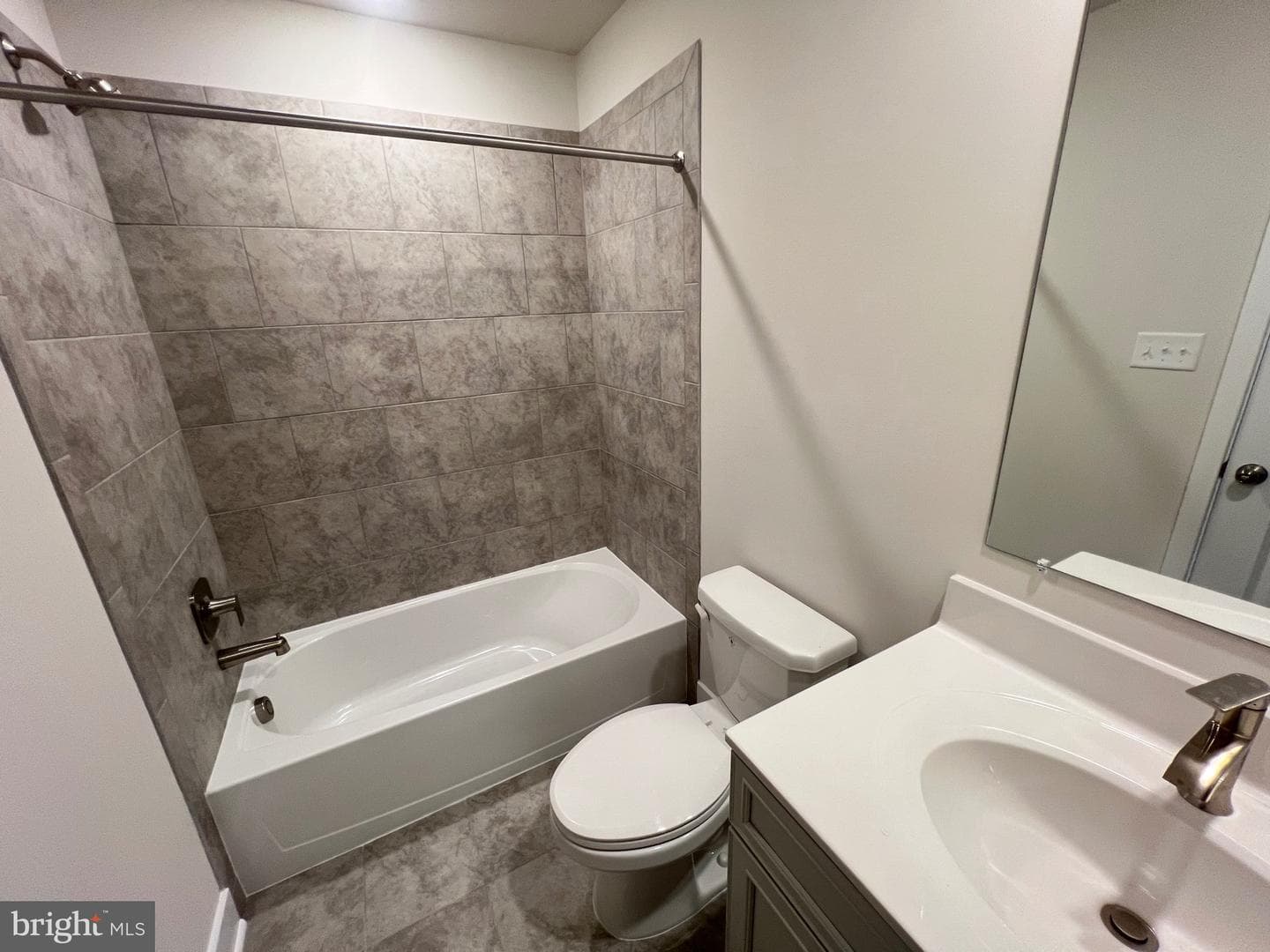 10627 Roundstone Ln photo 15
