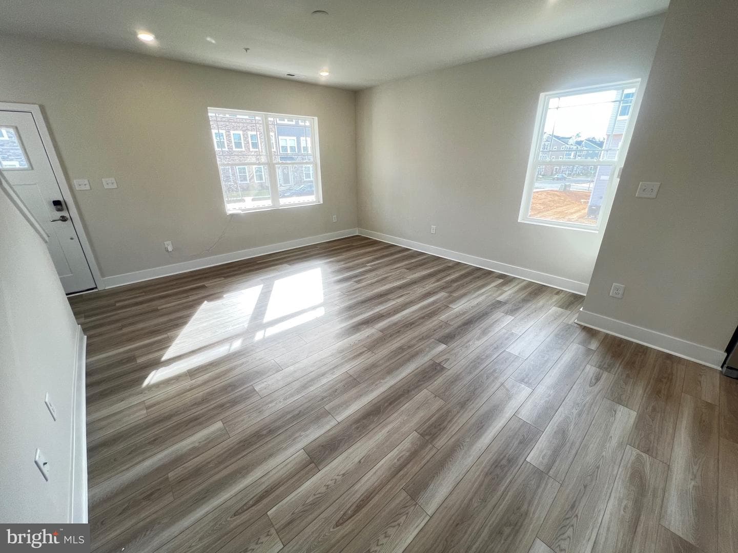 10627 Roundstone Ln photo 3