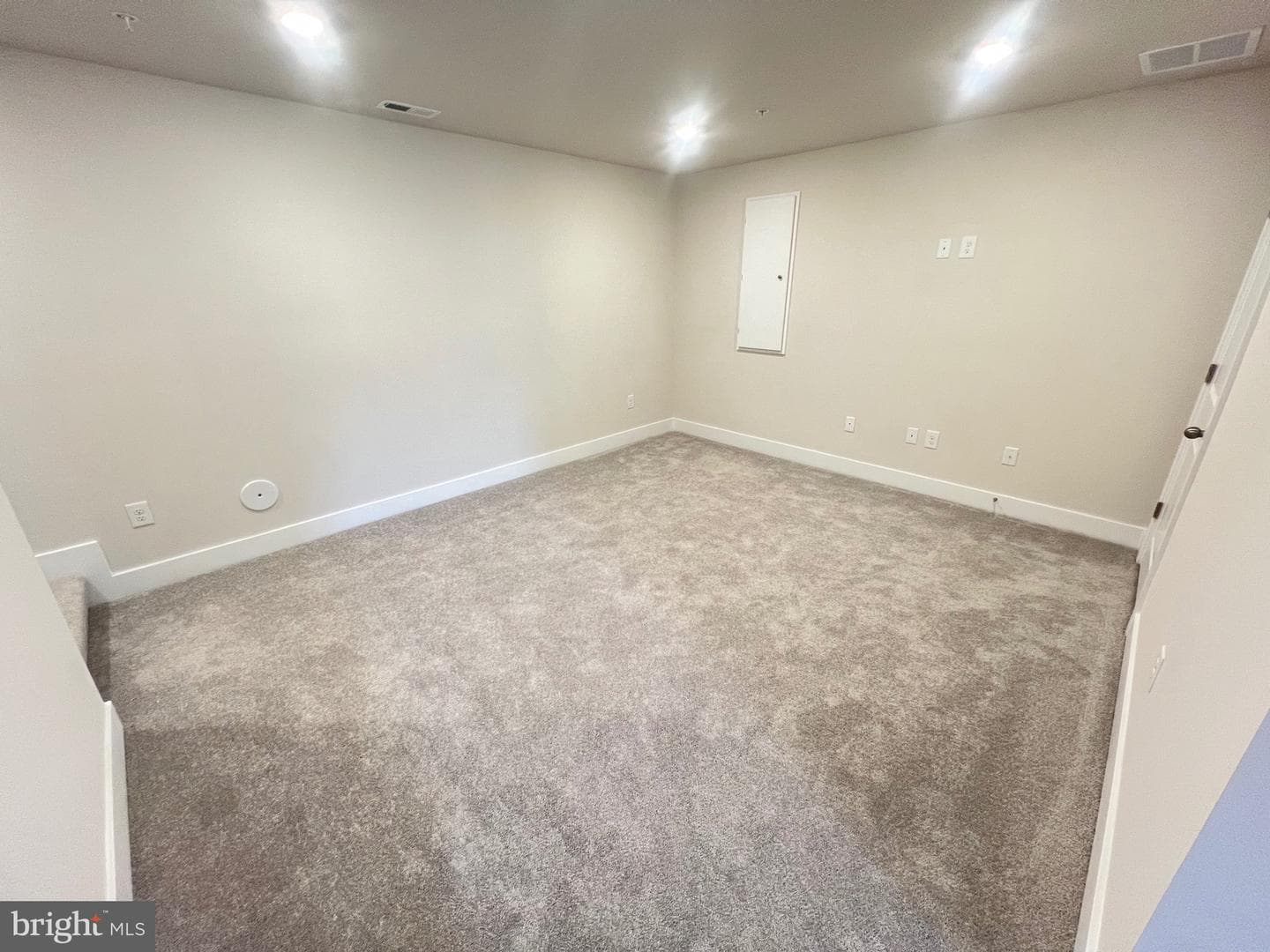 10627 Roundstone Ln photo 7