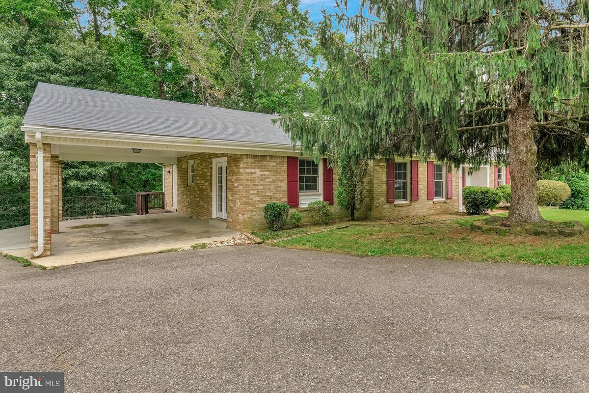 5509 Little Brook Drive photo 2