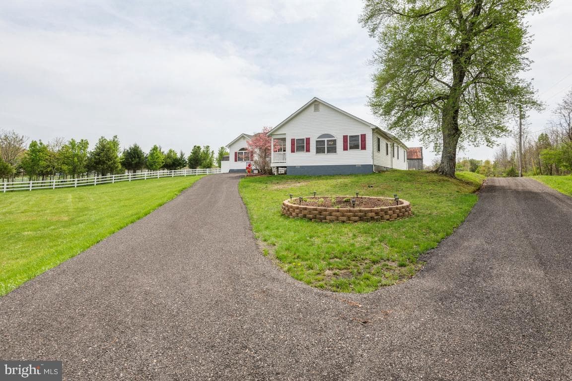 13185 Jessies Place photo 3