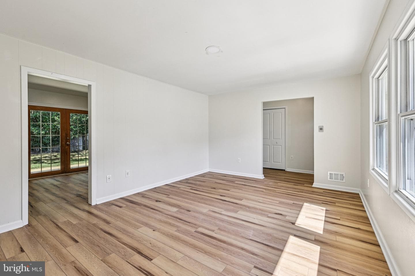 531 Garner Avenue photo 12