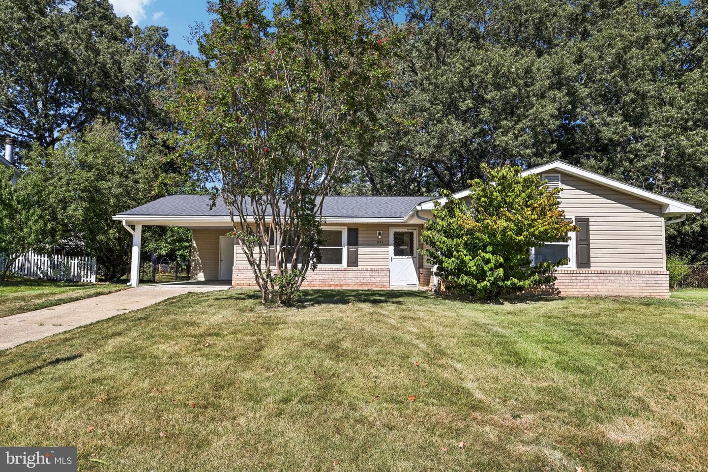 531 Garner Avenue photo 2