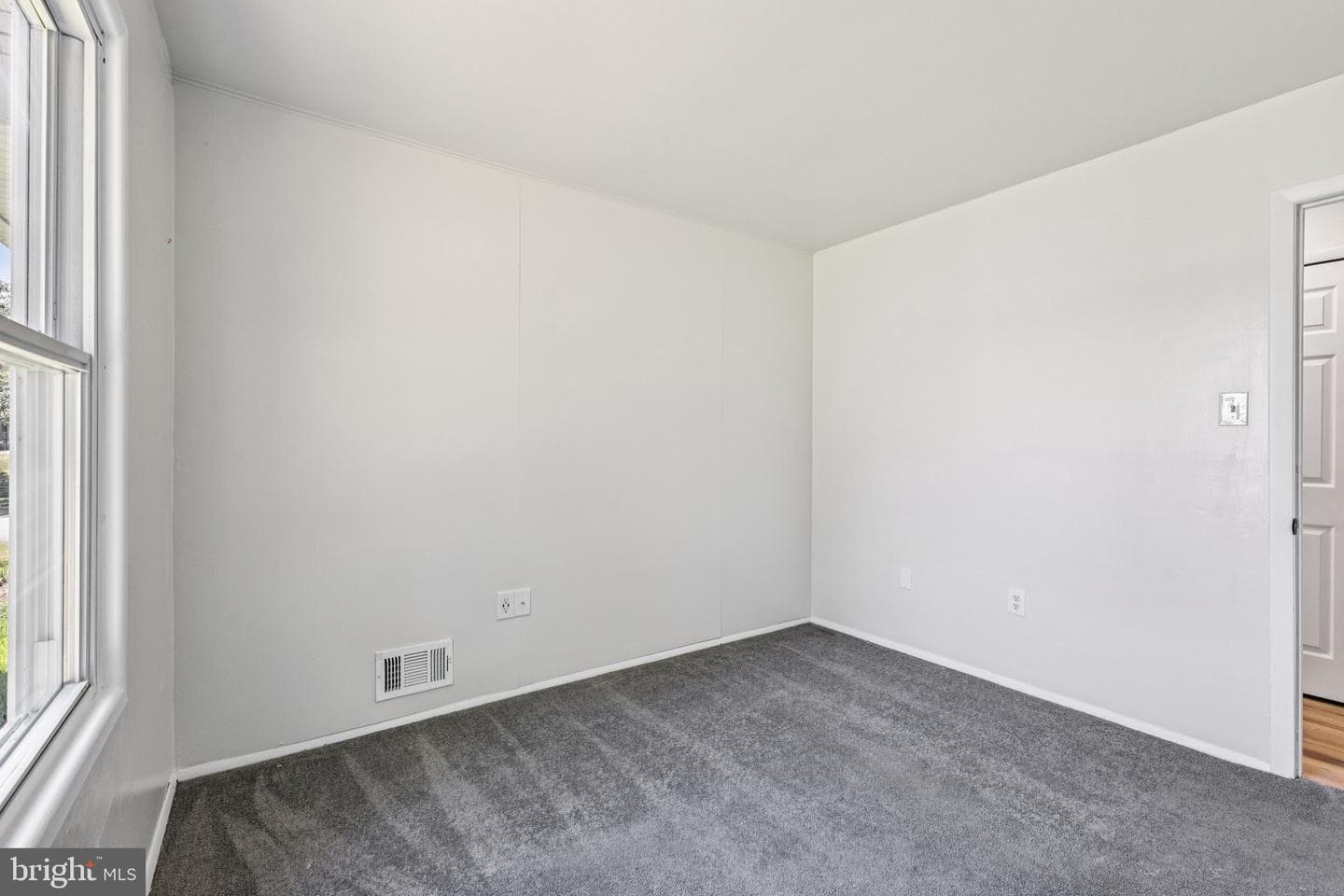 531 Garner Avenue photo 30
