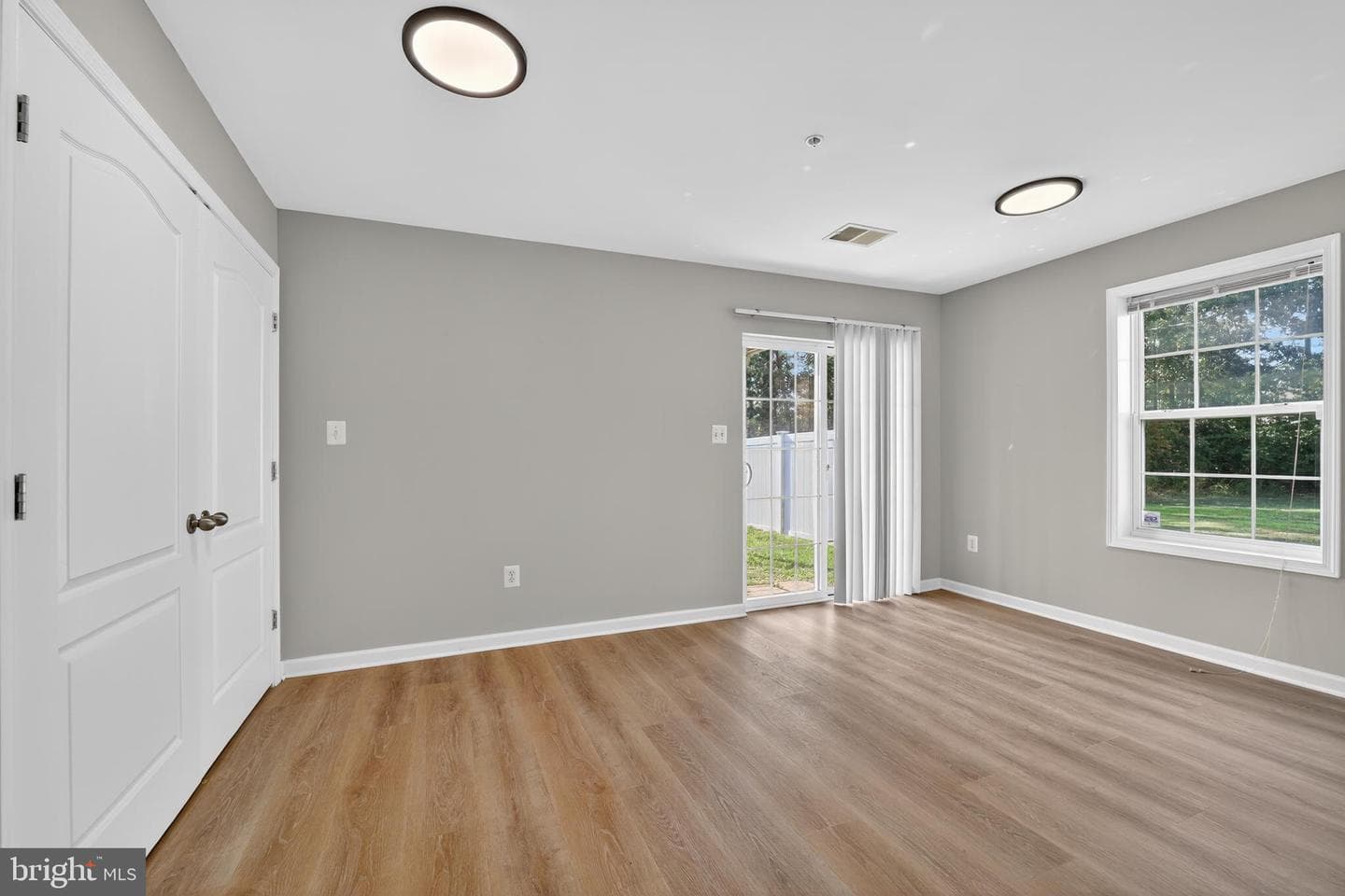 4839 Olympia Place photo 4