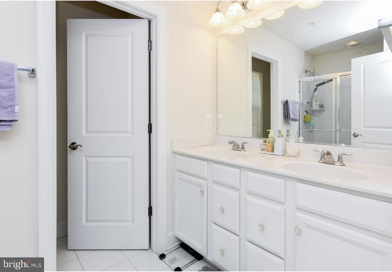 2821 Golden Gate Court photo 16
