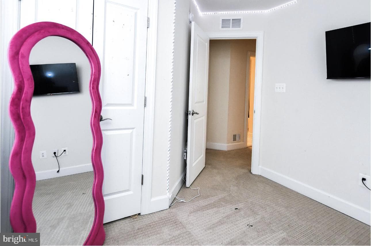 2821 Golden Gate Court photo 19