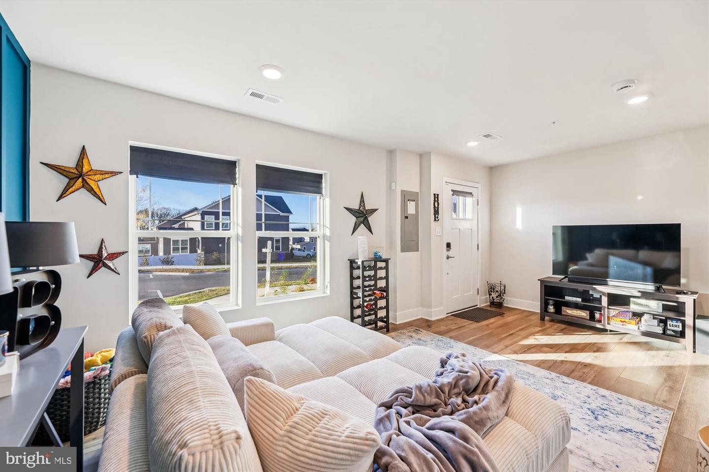 6878 Barrowfield Pl photo 12