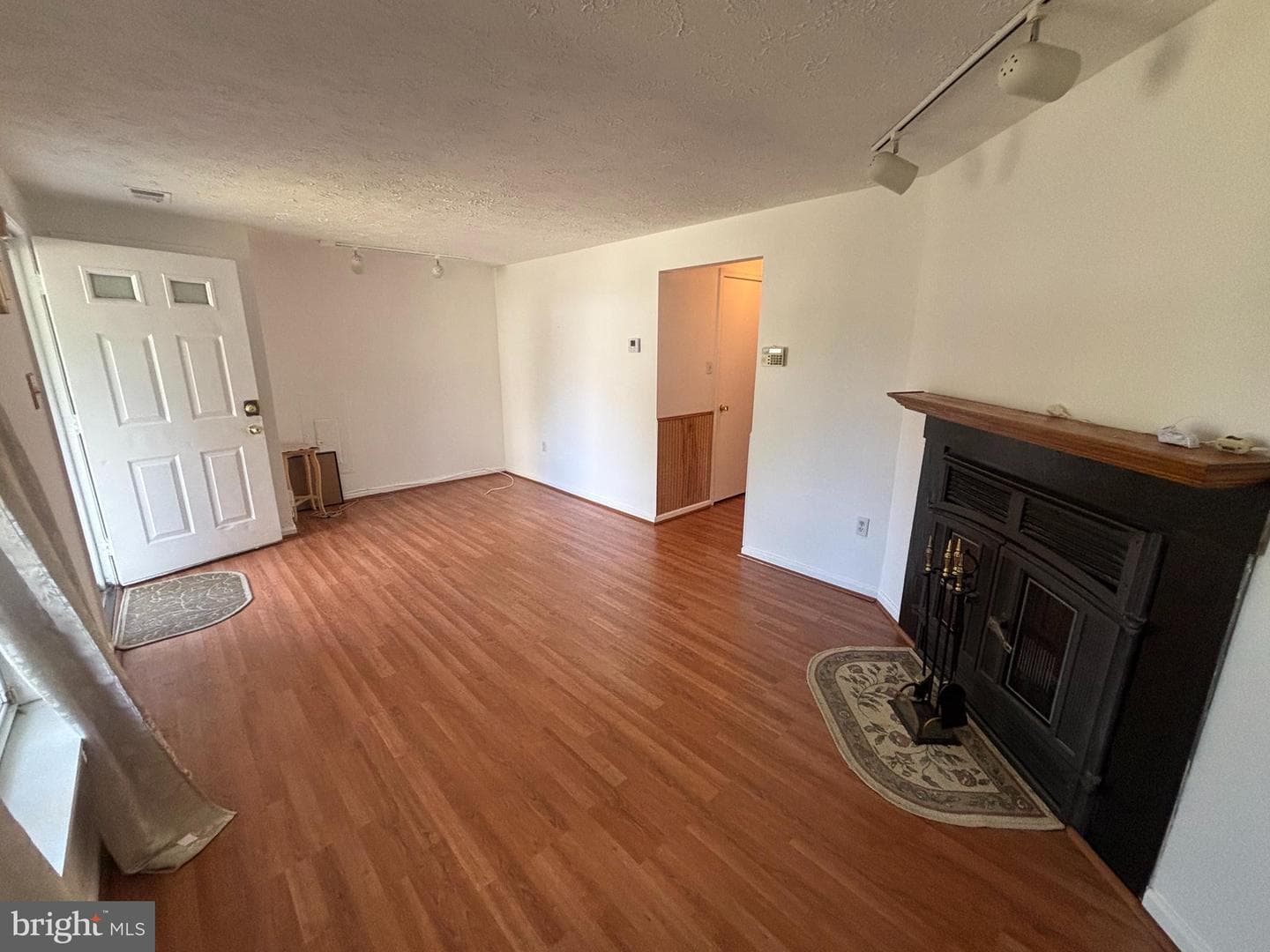 2031 Tanglewood Drive photo 4