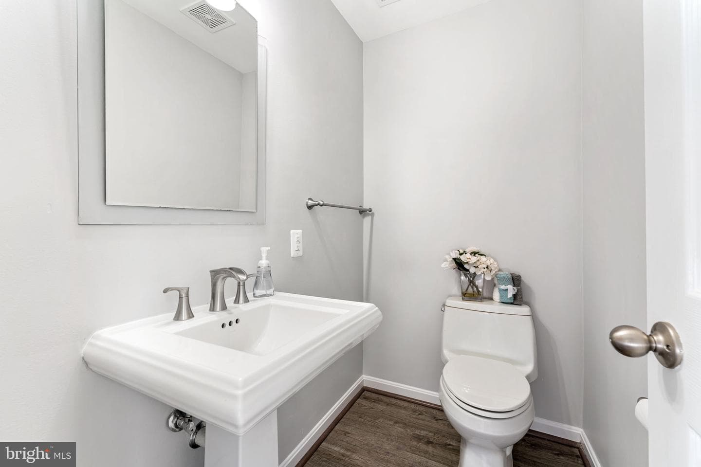 3394 Lox Street photo 9