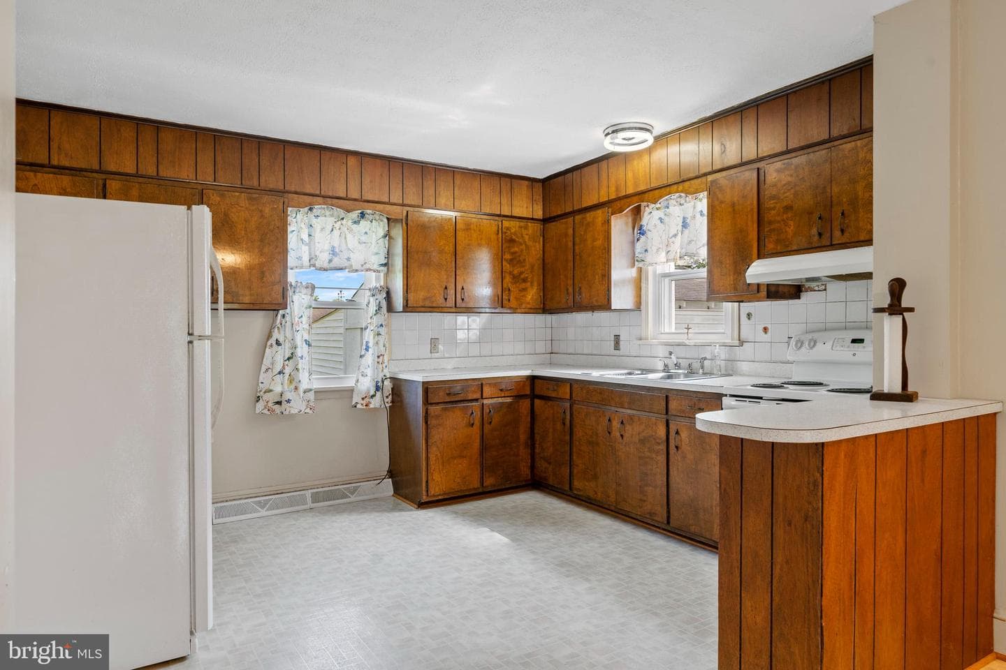 8251 Marshall Corner Road photo 3