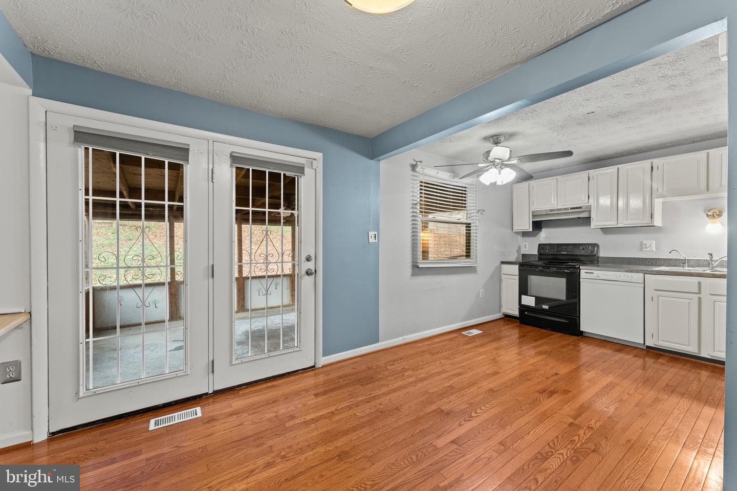 2121 Briarwood Drive photo 11