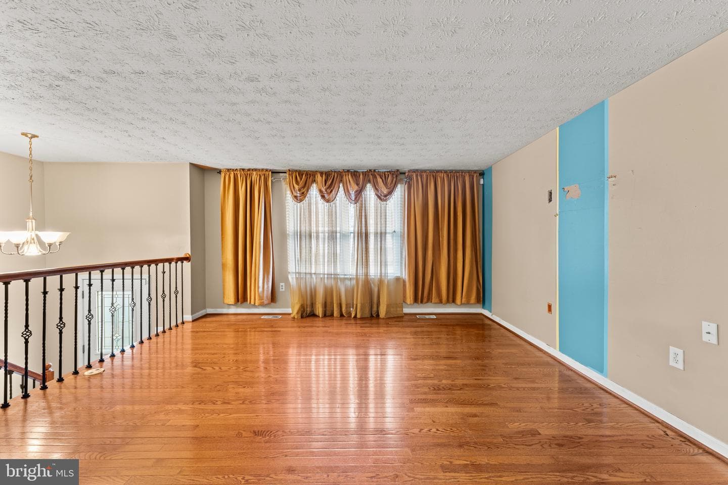 2121 Briarwood Drive photo 2