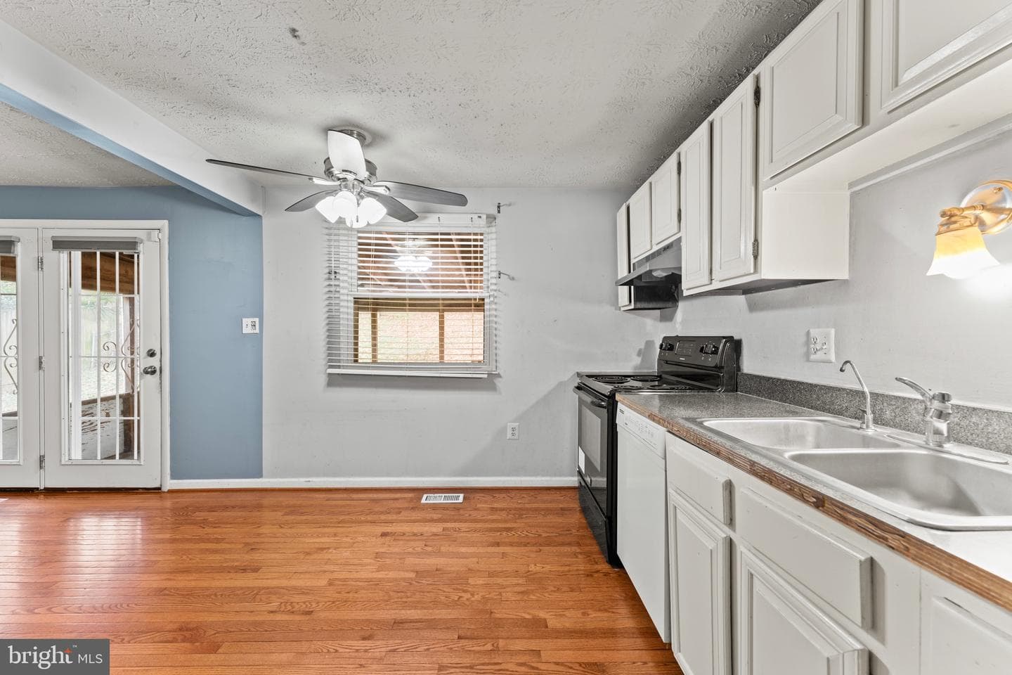 2121 Briarwood Drive photo 8