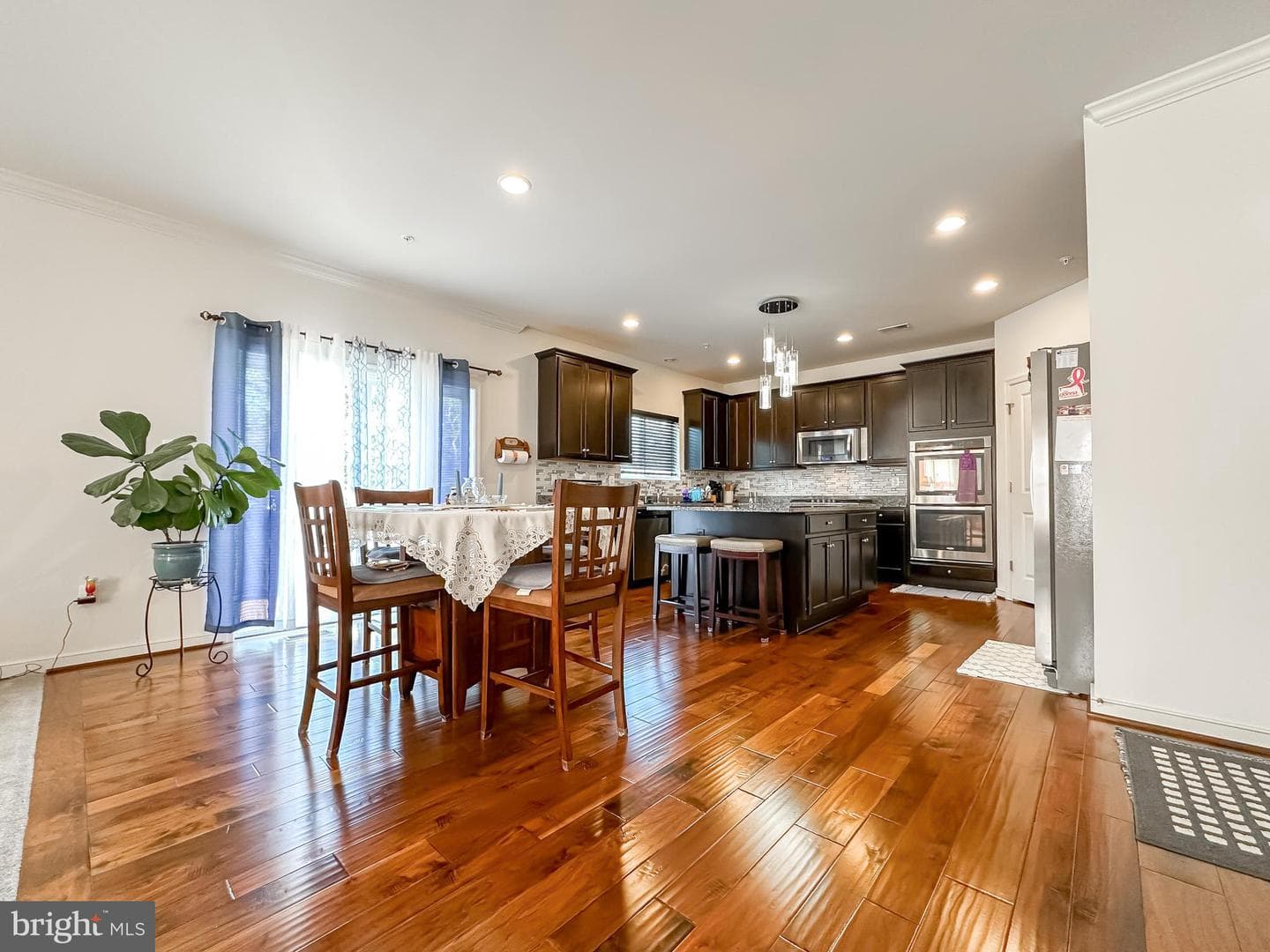 9863 Mannheim Ln photo 13