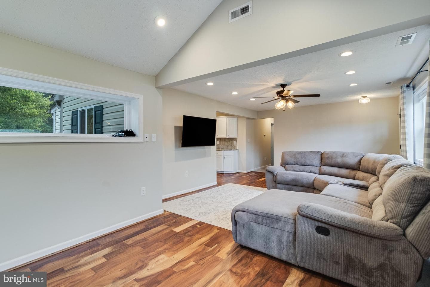 7655 Hawthorne Road photo 10